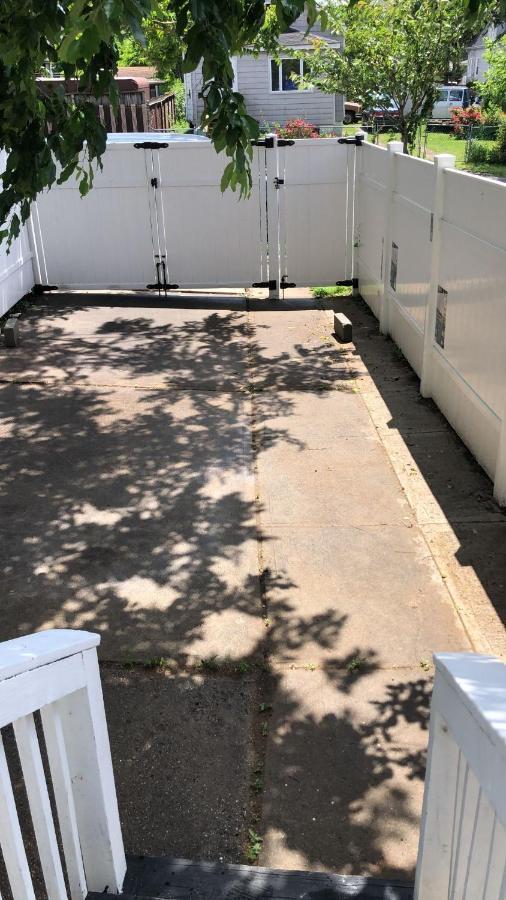 Cozzy Room With Private Entrance And Drive Way Nova Iorque Exterior foto